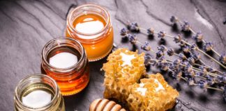 क्या आप जानते हैं शहद सालों-साल क्यों खराब नहीं होता हैं? (12 Facts about Honey in Hindi) क्या आप जानते हैं शहद सालों-साल क्यों खराब नहीं होता हैं? (12 Facts about Honey in Hindi)