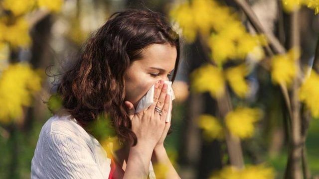 बदलते मौसम में कैसे रखें अपना ख्याल (Health Tips for Seasonal Changes in Hindi)