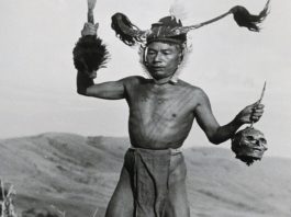 क्या आप कोन्याक जनजाति के खूनी अतीत के बारे में जानते हैं? (Facts about Naga Tribe in Hindi)