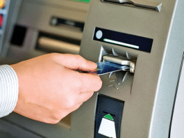 Covid 19: Lockdown में ATM से पैसा नहीं निकाल पा रहें हैं, तो बैंक पहुंचाएगा आपके घर तक कैश