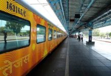 ट्रेन के लेट होने पर यात्रियों को मिलेगा पैसा वापिस (11 Facts about Tejas Train in Hindi) ट्रेन के लेट होने पर यात्रियों को मिलेगा पैसा वापिस (11 Facts about Tejas Train in Hindi)