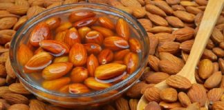 क्या आप जानते है बादाम भिगो कर खाने के ये फायदे almonds