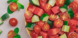 गर्मियों में जरूर खाएं ये तीन ‘रेड फूड्स’ आपके दिल को रखेगा मजबूत watermelon tomato