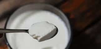 अगर करते है रात में दही का सेवन तो हो जाएं सावधान, हो सकती हैं समस्याएं curd